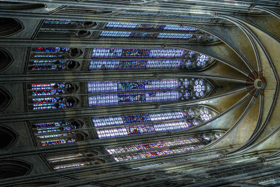 Francia - Beauveais 12 - catedral de San Pedro de Beauvais.jpg